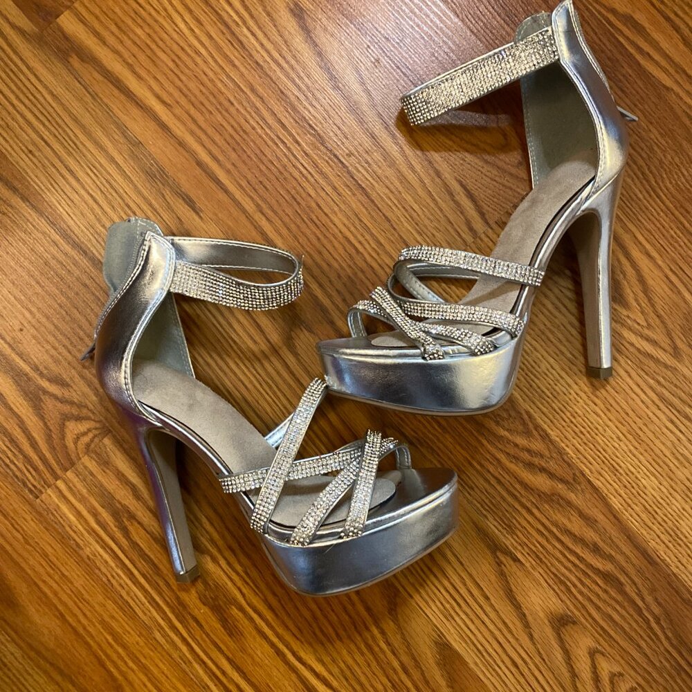 Speed limit 98 silver heels